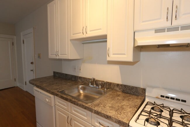 Photo - 439 W Melrose St Unit B2