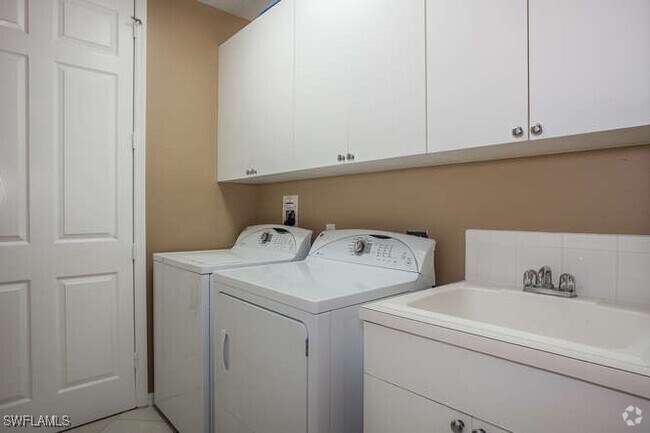 Building Photo - 400 Flagship Dr Unit 604 Rental