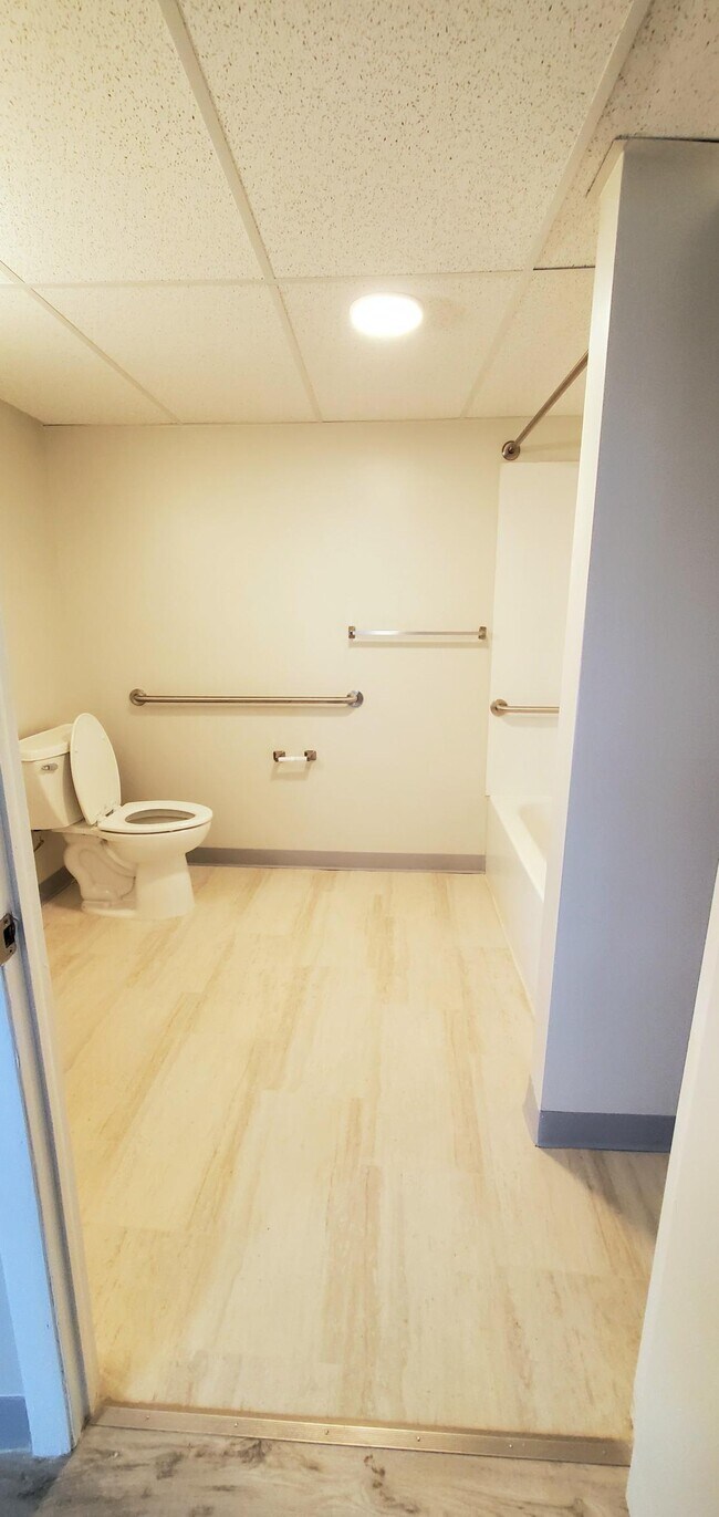 Photo - Al Thomas Senior High Rise