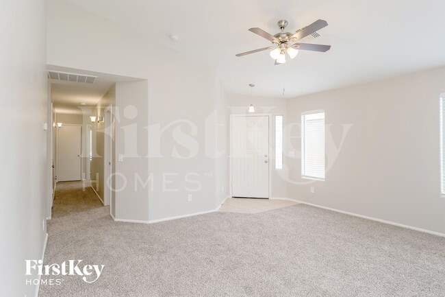 Photo - 557 E Jeanne Ln