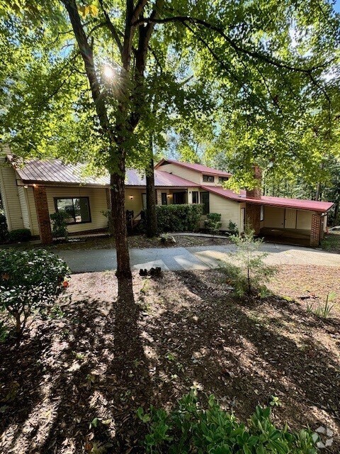 Building Photo - Beautiful 4 bed -2.5 Bath in South Charlotte Rental