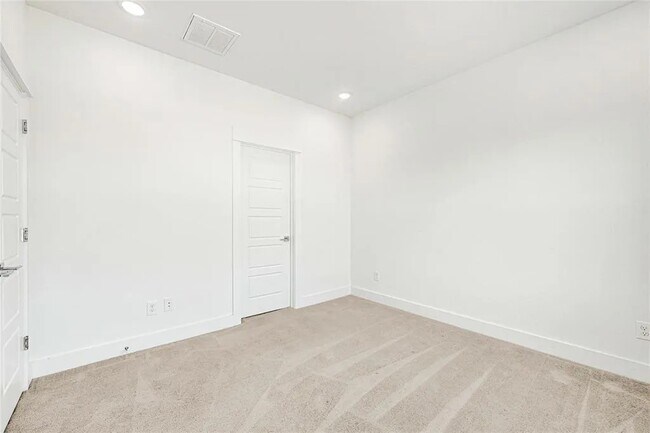 Photo - 4623 Cochran St