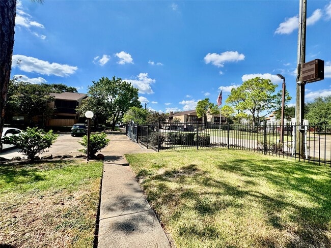 Photo - 10555 Turtlewood Ct