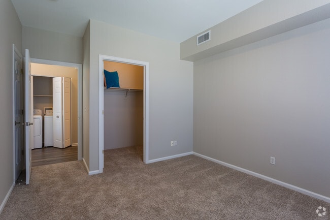 1HAB, 1BA -769 ft²