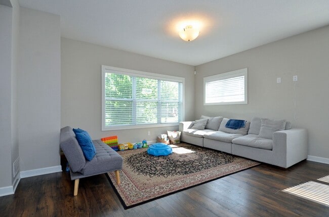 Photo - Beautiful 4-Bed 3-Bath Home in Minneapolis - Available 9/10!