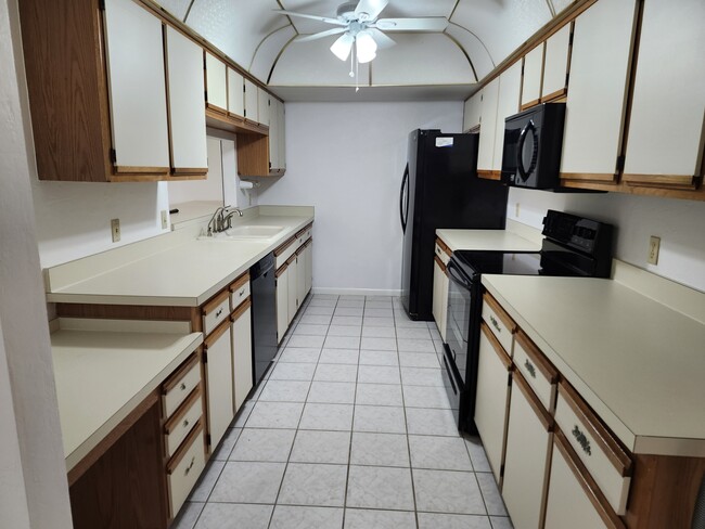 Photo - 7141 Golden Eagle Ct Unidad 813