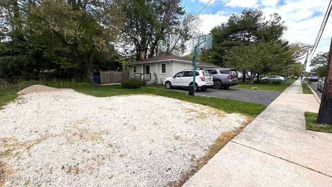 Photo - 1210 Allaire Ave