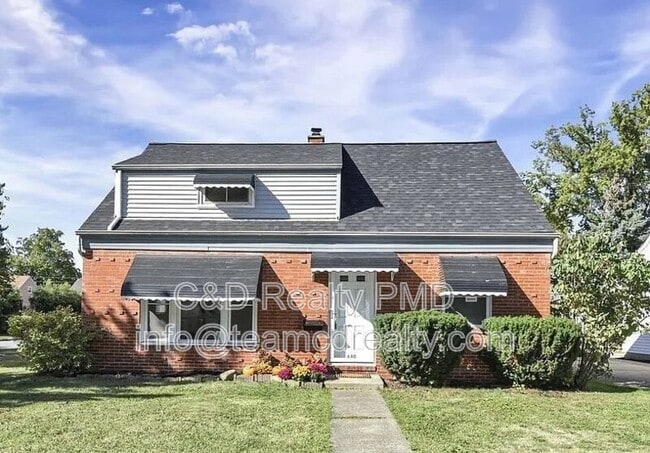 Building Photo - 640 E 261st St