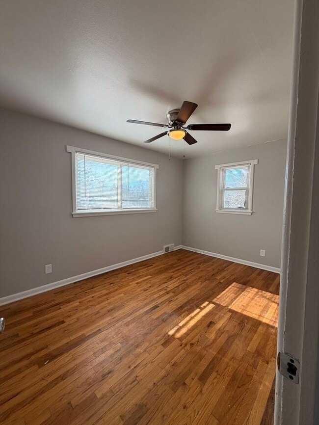 Photo - 2 Bed Apartment right next to Patty Jewett Golf Course