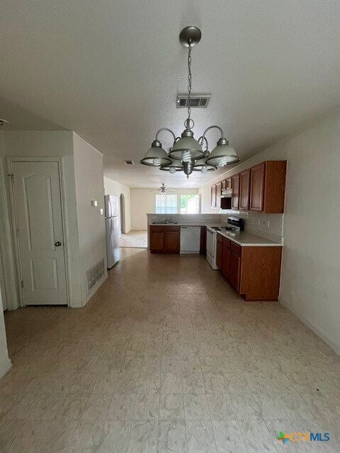 Photo - 407 Brittney Way