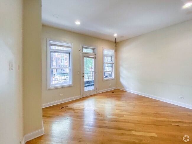 Building Photo - 3247 N Seminary Ave Unit 3247-1 Rental