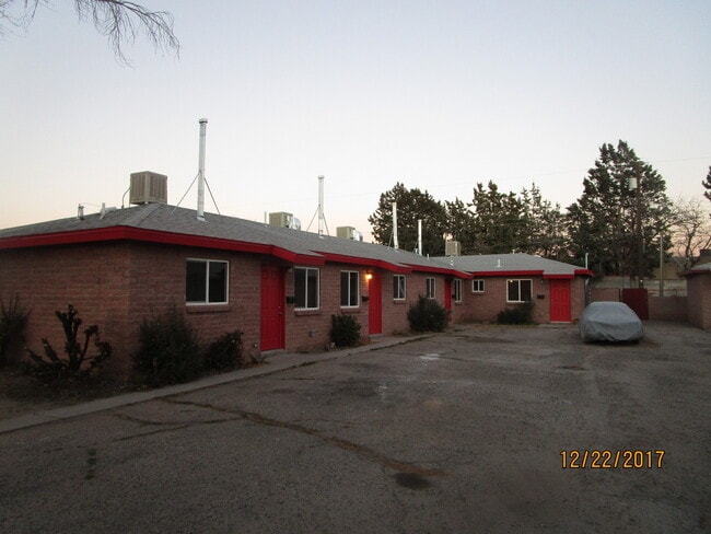 Building Photo - 1020 Madeira Dr SE Unit C