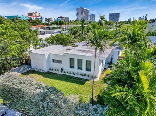Photo - 7537 W Treasure Dr House