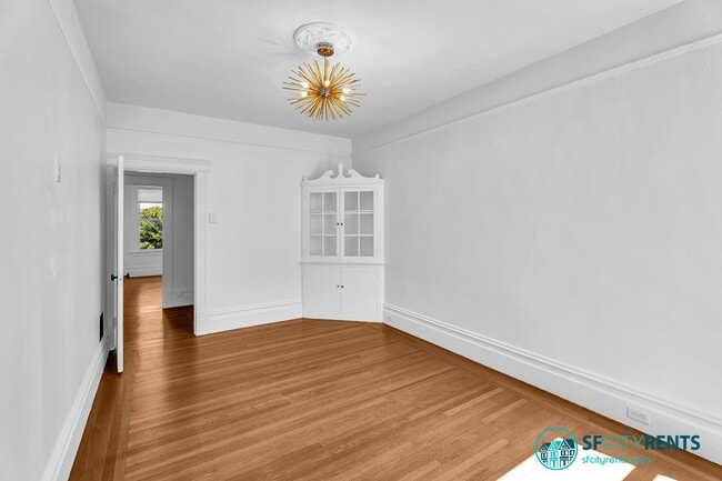 Photo - Castro/Eureka Valley: Top Floor Flat w/ in-unit W/D & Shared Yard Unit 270 Eureka Ave.