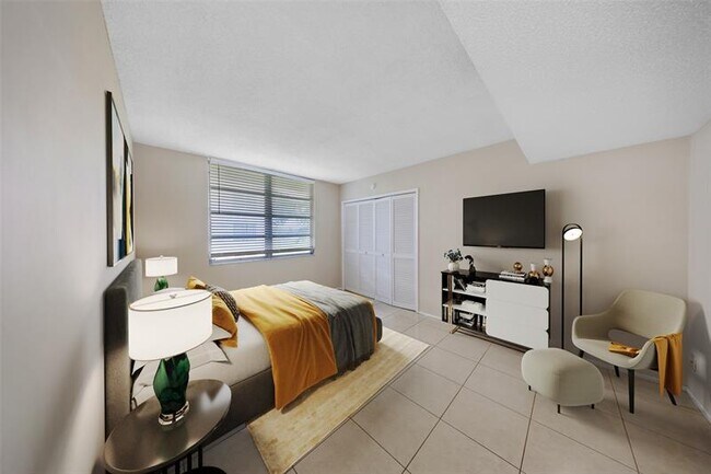 Photo - 2601 S Palm Aire Dr Unidad 212