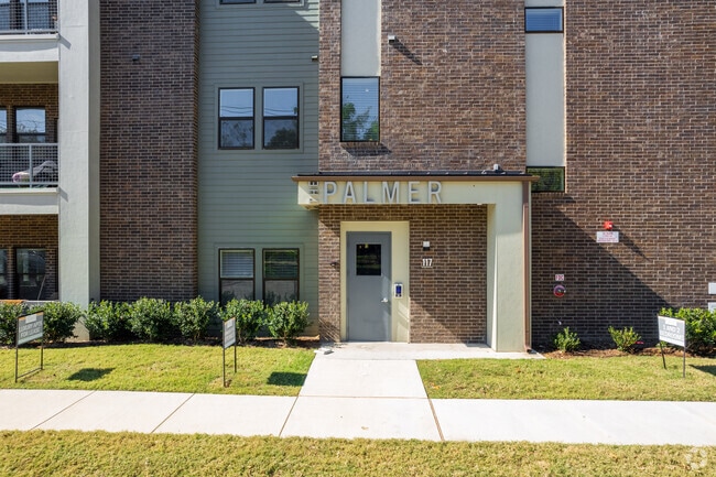 Entrada - The Palmer