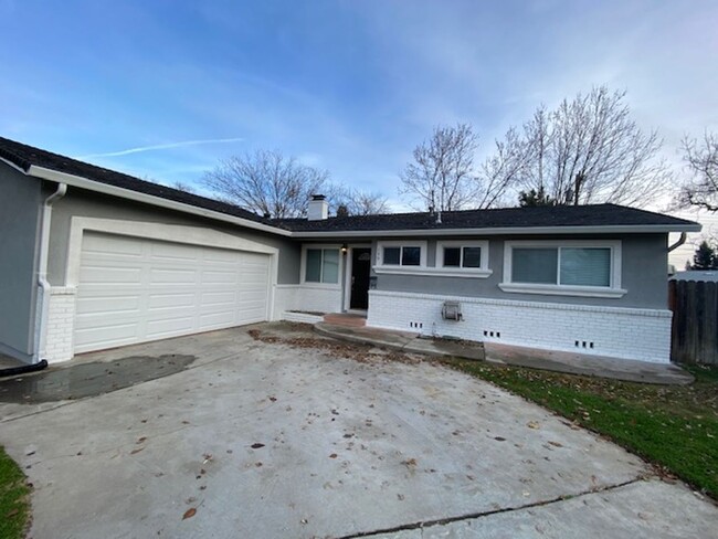 Single story Bungalow in Central Folsom fo... - Single story Bungalow in Central Folsom fo... House