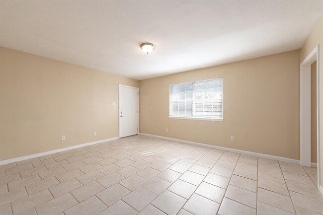 Photo - 7300 Twin Crest Dr