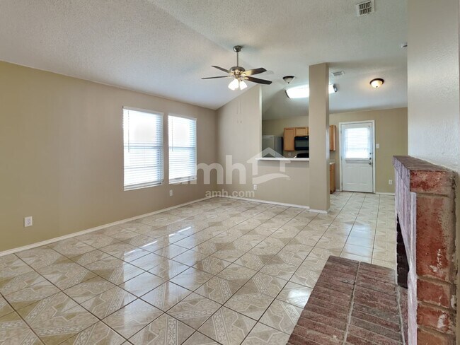 Photo - 702 Castlewick Ct