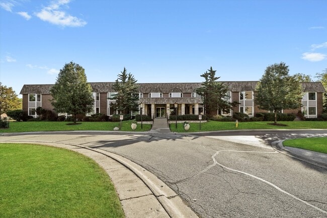 Building Photo - 2300 Windsor Mall Unit 2G