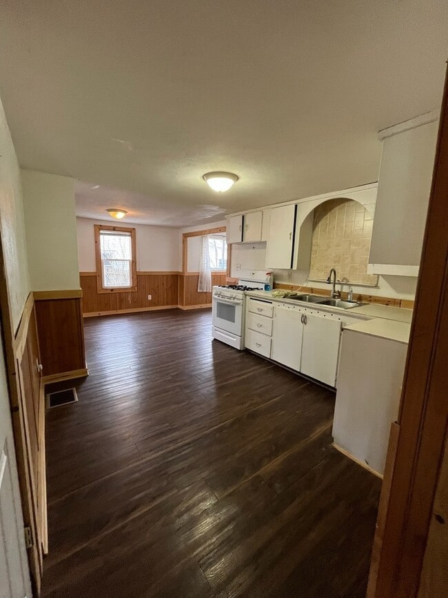 Photo - 1144 West St