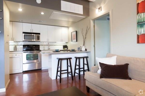 Building Photo - 2408 Leon St Unit 205 Rental