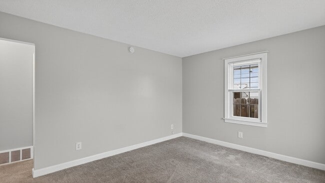 Photo - 648 Mayflower Ave