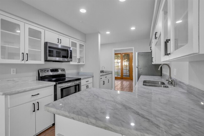 Photo - 7655 S Braeswood Blvd Unit 31