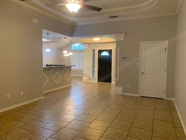 Building Photo - 6805 Northwind Dr Rental