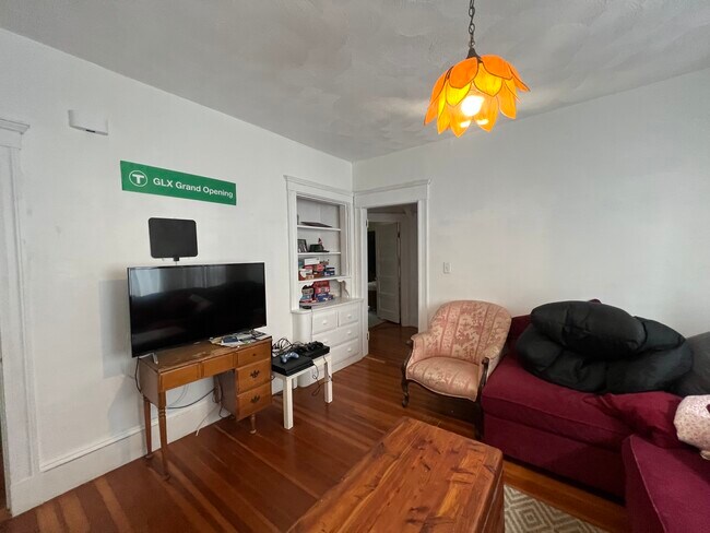 Photo - 102 W Adams St Unit B