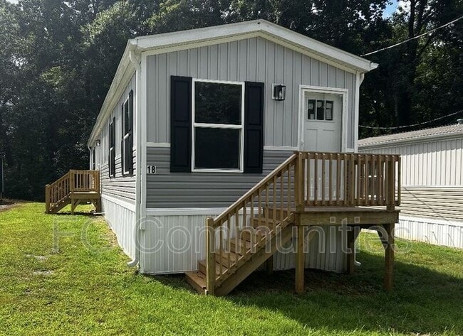 Building Photo - 2844 Maple Ave