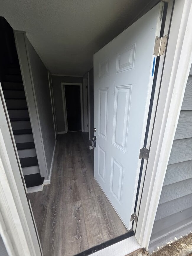 Photo - Beautiful 4 bedrooms and 1 bath home located on NE 38th St in Kansas City, MO