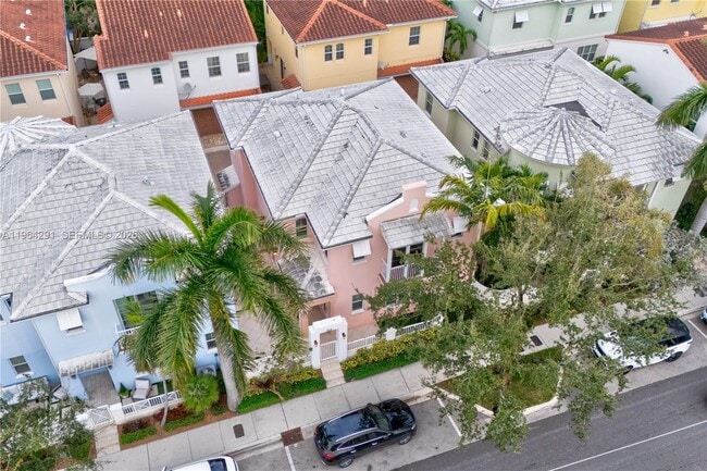 Photo - 912 NE 17th Way