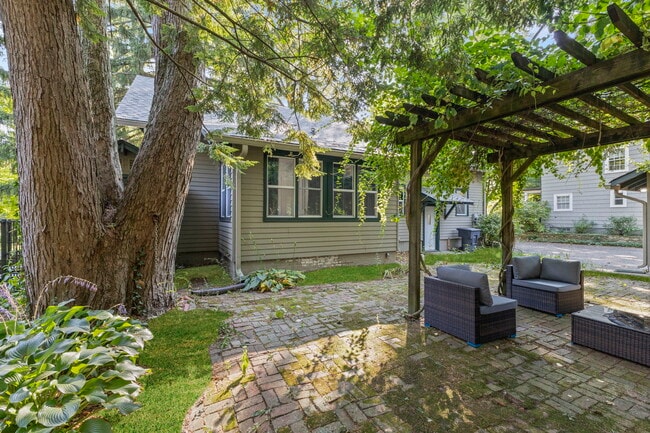 Photo - 3750 Totem Ln