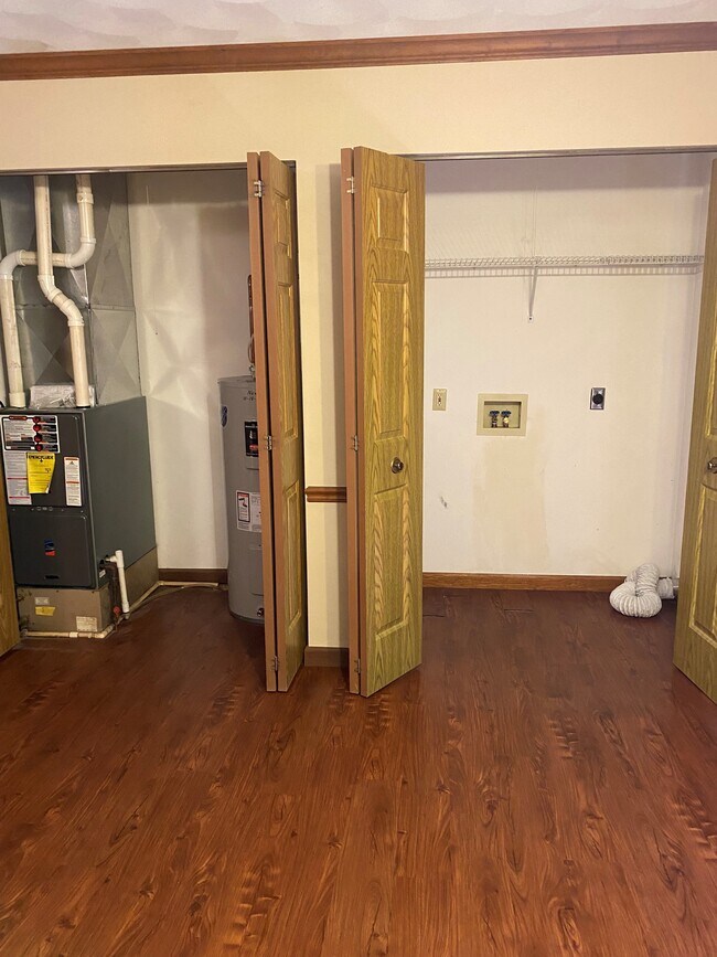 Photo - 102 Southgate Dr