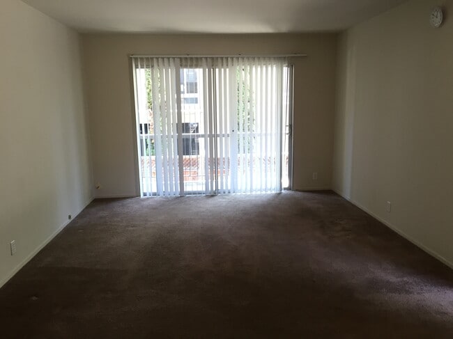 Photo - 2525 Benvenue Ave