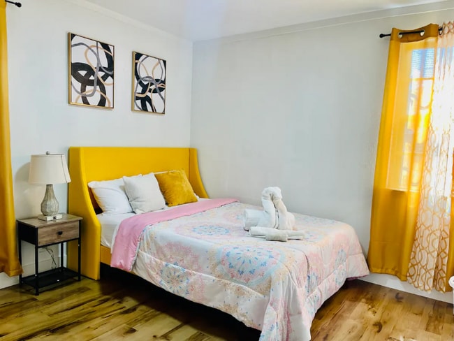 Photo - 3723 Stafford St