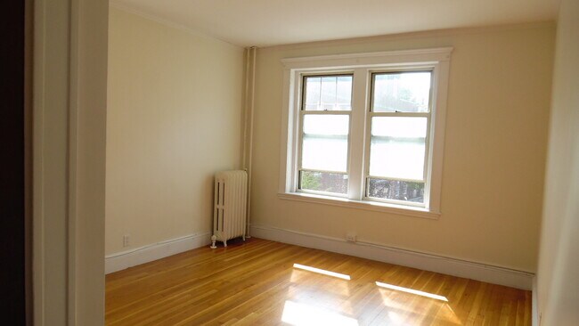 Photo - 90 Maple St Unidad 4