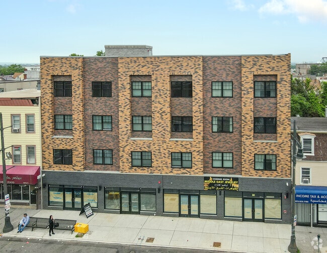 Photo - 941-945 Main St