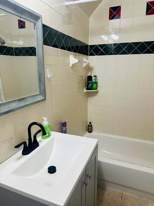 We clean restroom everyday - 9414 Worfield Ct