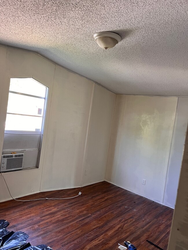 Photo - 208 W 43rd St