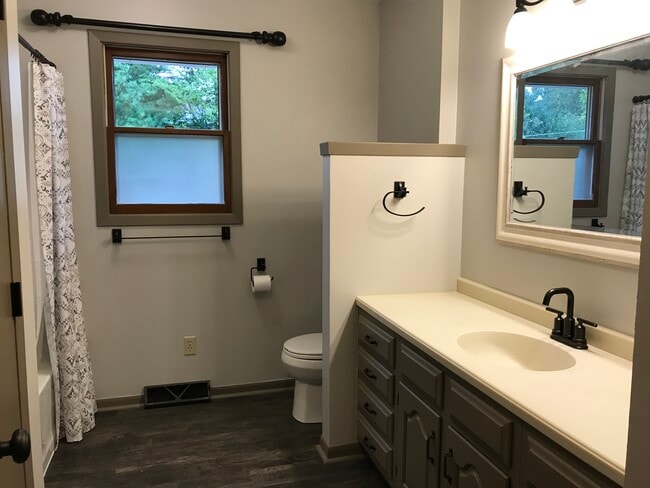 Photo - 412 Colby Ct