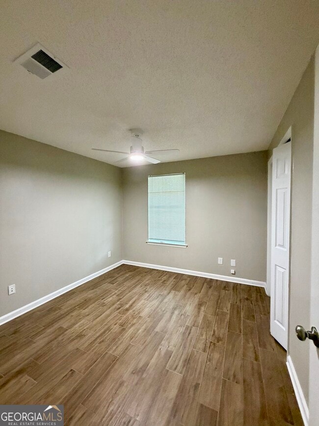 438 Admiral's Walk Dr