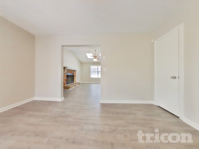 Photo - 1515 Olde Oak Dr