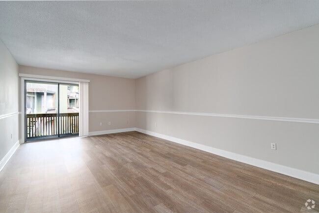 B2 - 2BR, 2BA - 1020SF - Living Room