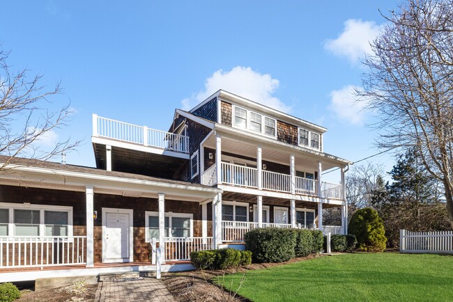 Photo - 33 Starr Dr W Unit 1