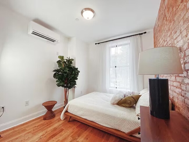 Photo - Furnished room/NOT APARTMENT Unit 1
