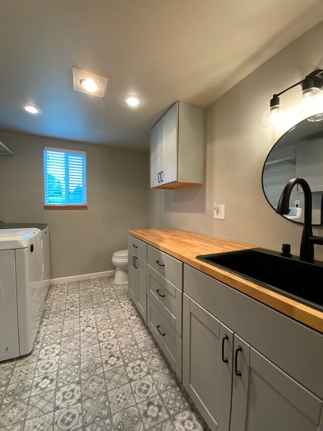 Spacious 5Bd/2.75Bth Marysville Home for L... Rental For Rent in