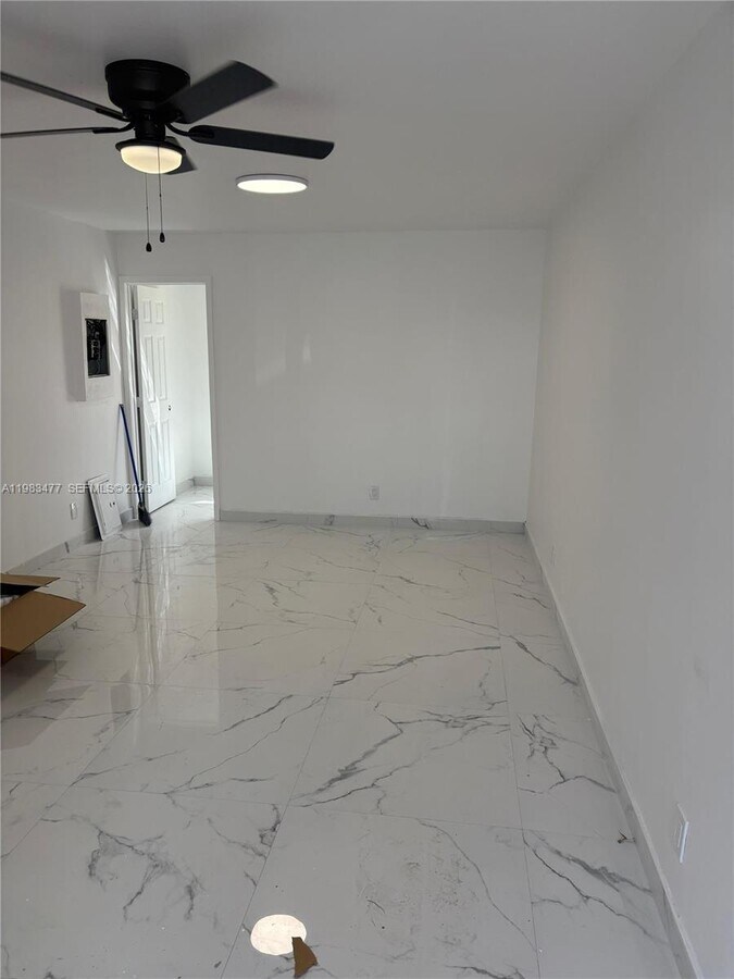 Photo - 300 NW 16th St Unidad 5