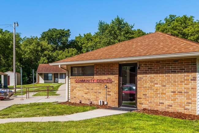 Photo - Lake Park Apartments